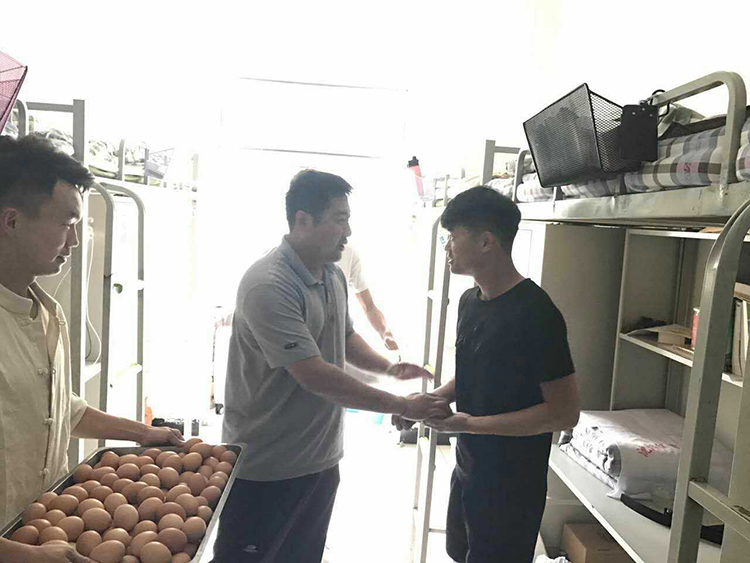 雅虎体育手机版图片